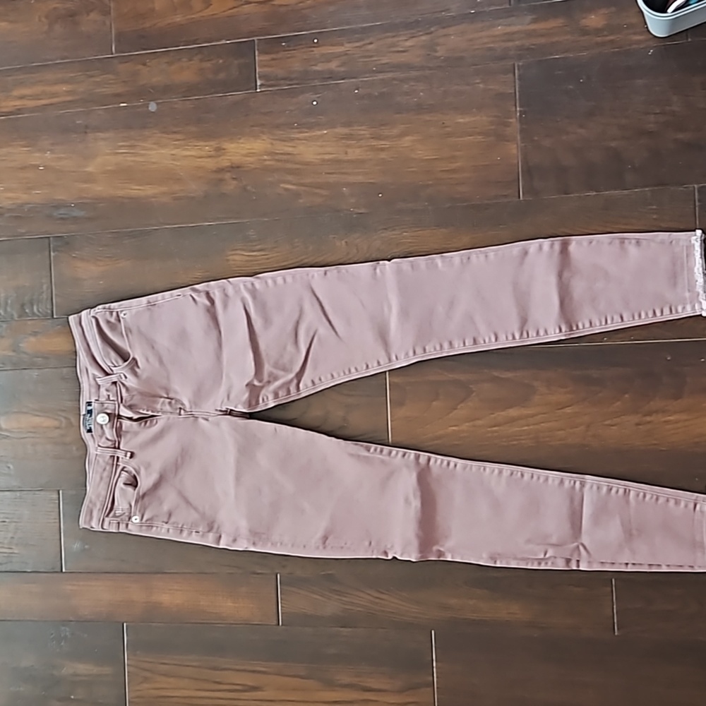 I am selling skinny jean that are light pink and really cute